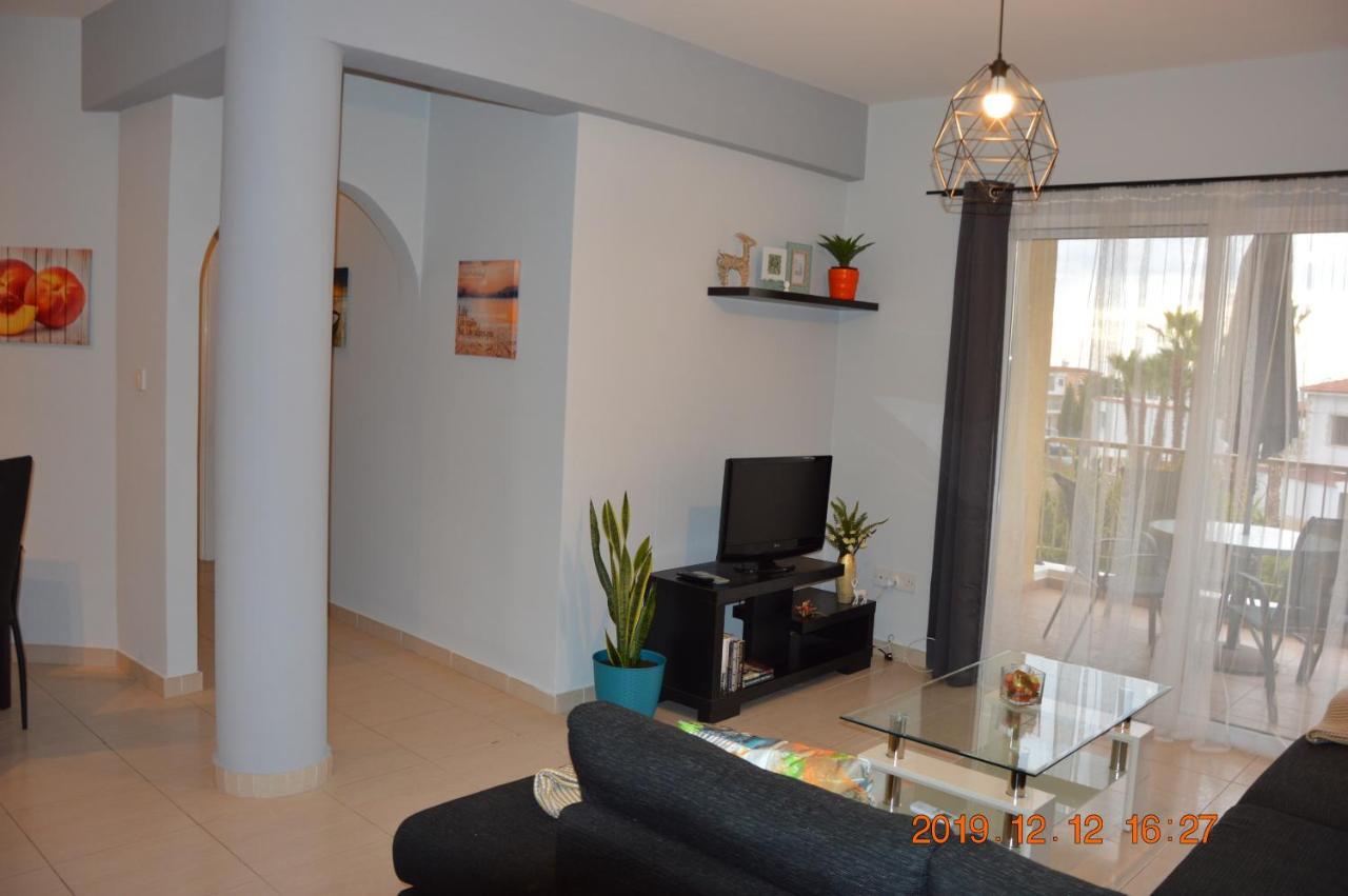 Luxury Apartment Пафос Екстер'єр фото